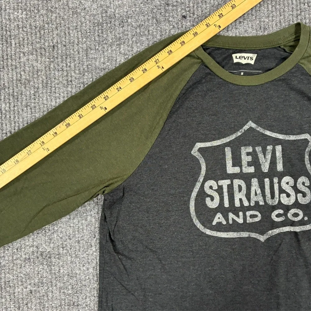 Levis Logo Shirt Mens Size Medium Gray Green Raglan Long Sleeve Graphic Tee